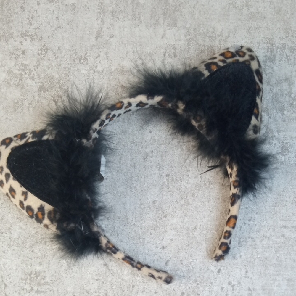 💩🍒 Walgreens Leopard Cat Ear Headband